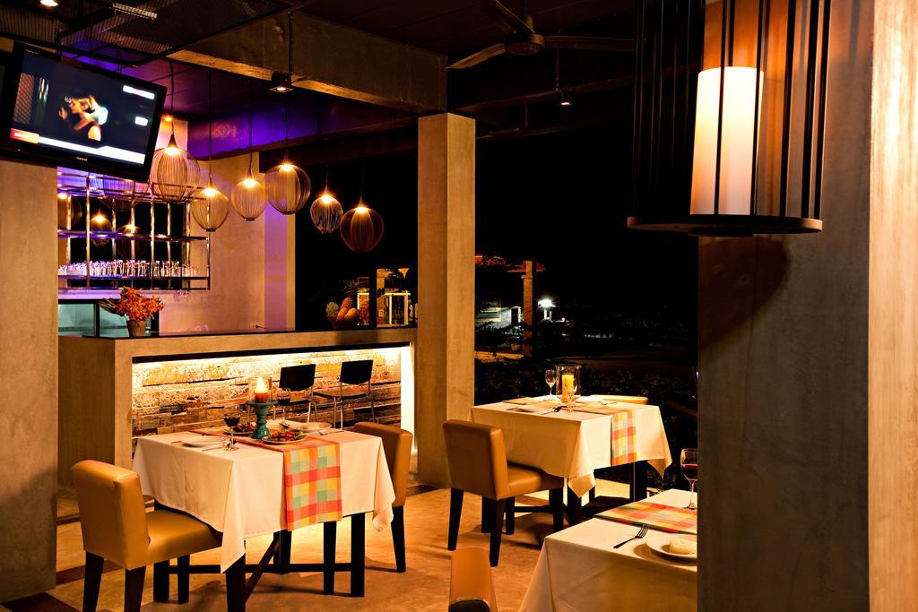 Leisure Place Phuket Chalong Buitenkant foto